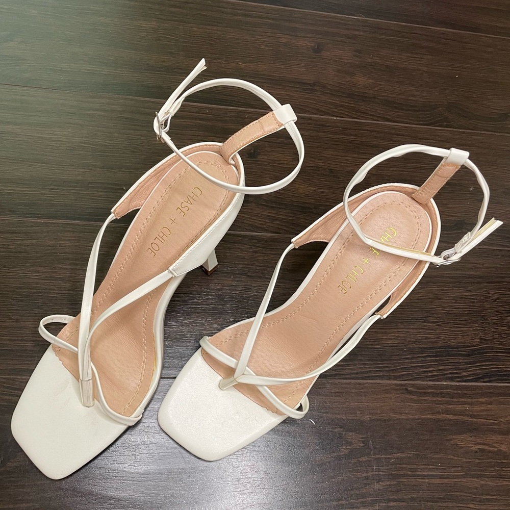 Chase& Chloe  7.5 Heeled Sandal White